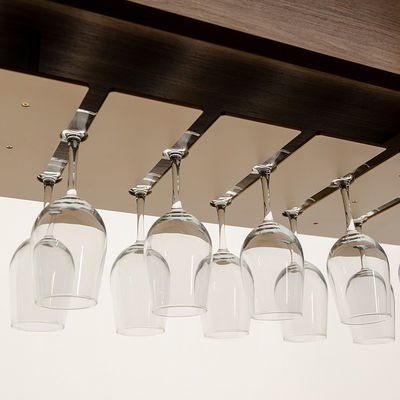Pengendali Rak Kaca Anggur Berkelanjutan Hanging Metal Aluminium Pengendali Rak Kaca Anggur